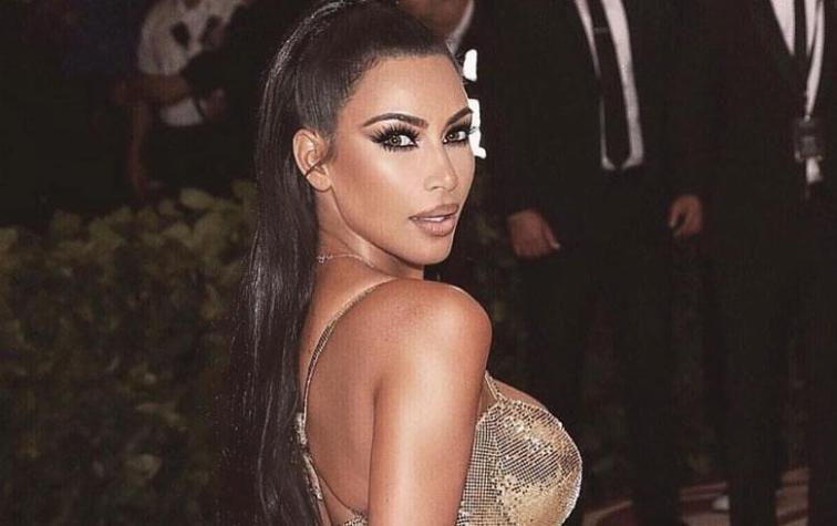 Kim Kardashian recibe críticas por permitir que su hija de 5 años se alise el pelo