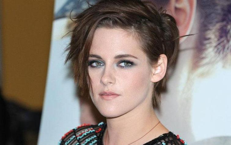 Kristen Stewart impone curiosa combinación en los pies