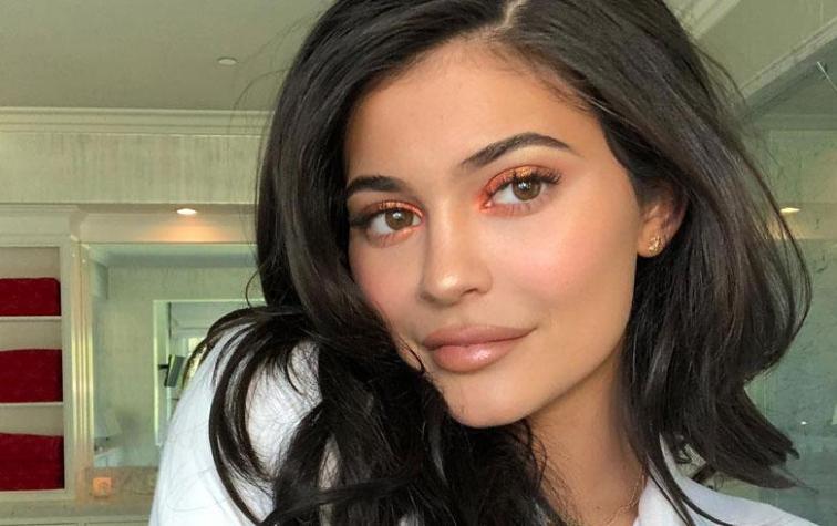 Kylie Jenner muestra el maquillaje de sus más aplaudidas fotos