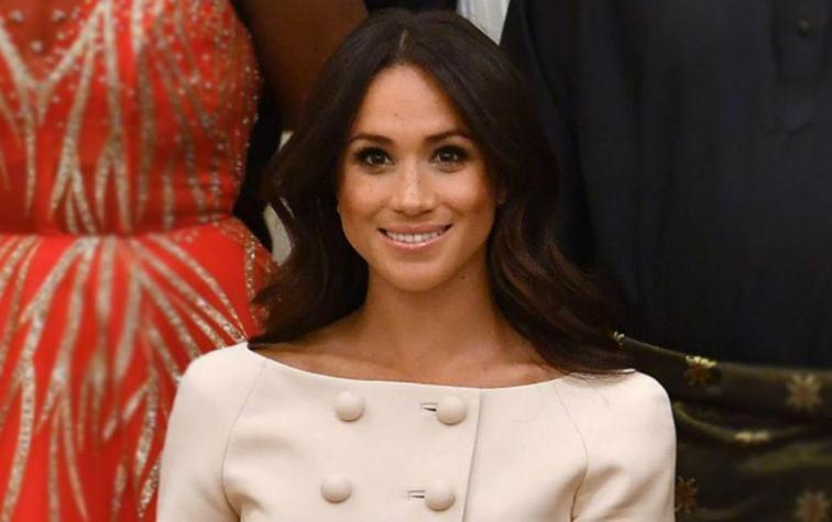 Video capta a Meghan Markle rompiendo el protocolo frente a la reina Isabel