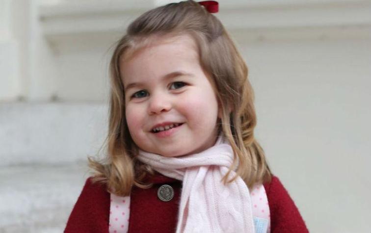 Fotos evidencian parecido entre la princesa Charlotte y la Reina Isabel II