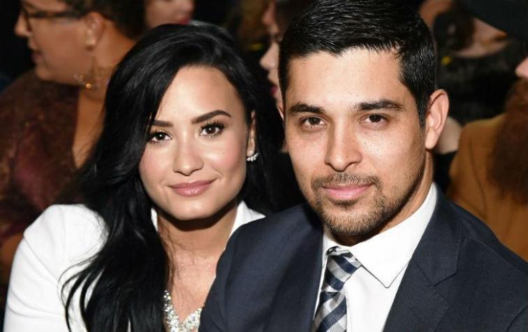 Captan a Wilmer Valderrama visitando a Demi Lovato en el hospital