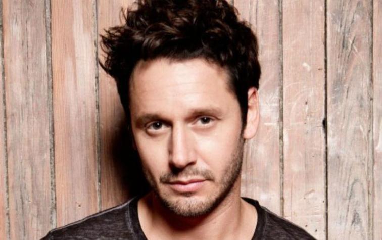 Foto de infancia de Benjamín Vicuña evidencia parecido con uno de sus hijos 