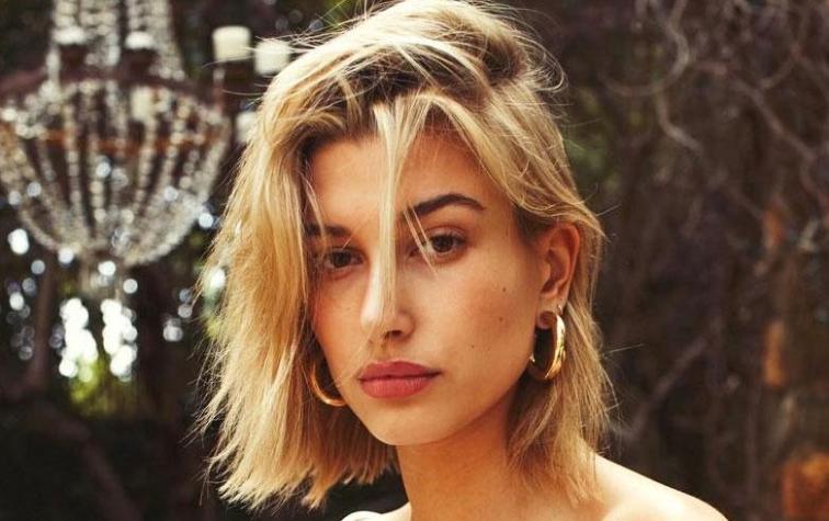 ¡Hailey Baldwin aparece con argolla de matrimonio dorada! 