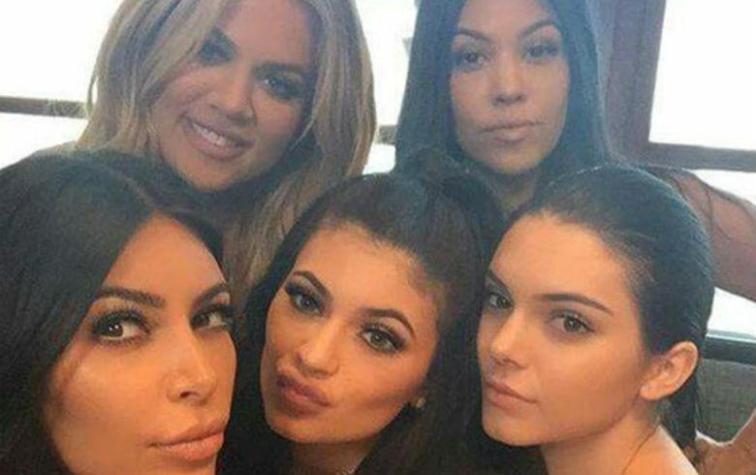 Kim Kardashian habló del rol maternal de sus hermanas