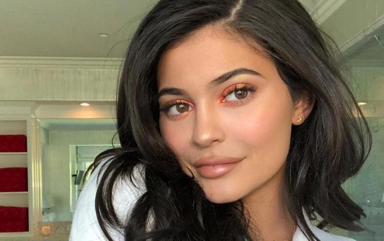 Kylie Jenner luce el vestido Chanel más rimbombante de la casa de moda