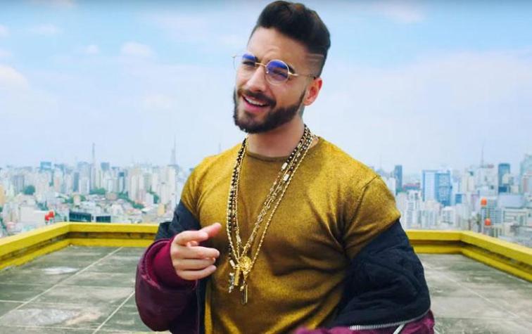 Las duras críticas contra Maluma por ostentar "su harem" de chicas semidesnudas
