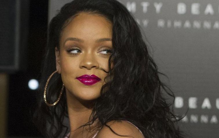 Rihanna se burla de la pelea que tuvo con su novio 