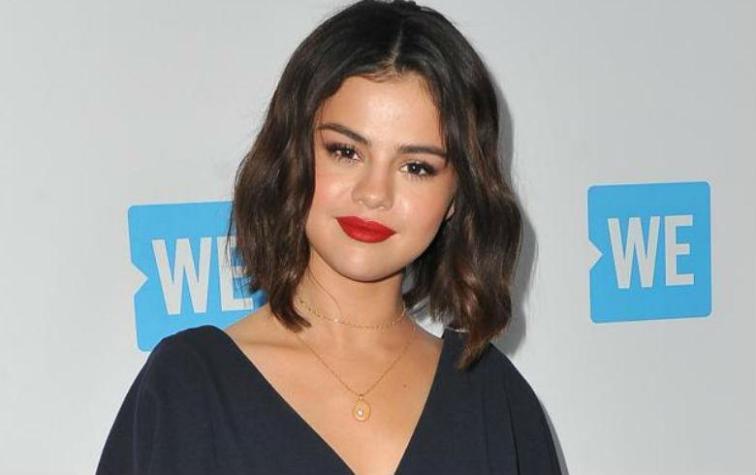 Selena Gomez elige relajado look para salir con su nueva conquista