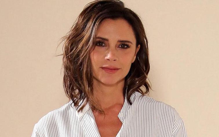 Victoria Beckham convirtió un pantalón en falda