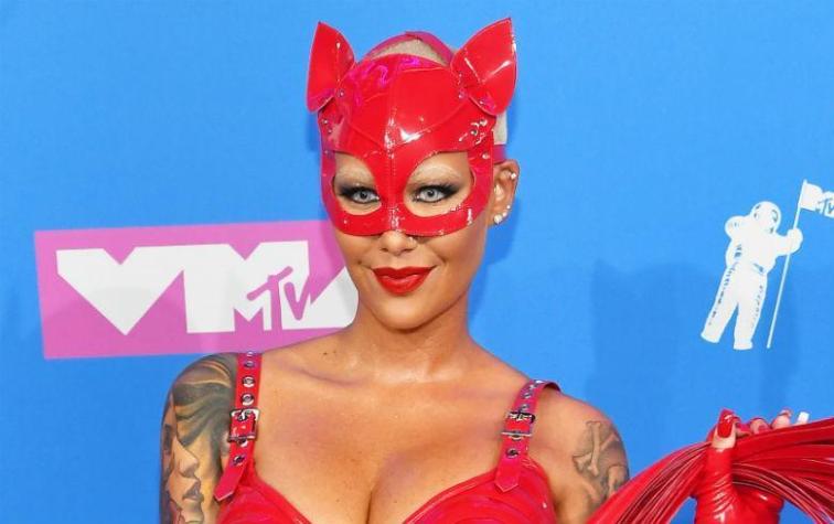 Amber Rose sorprende a lo Catwoman en los MTV VMA’s