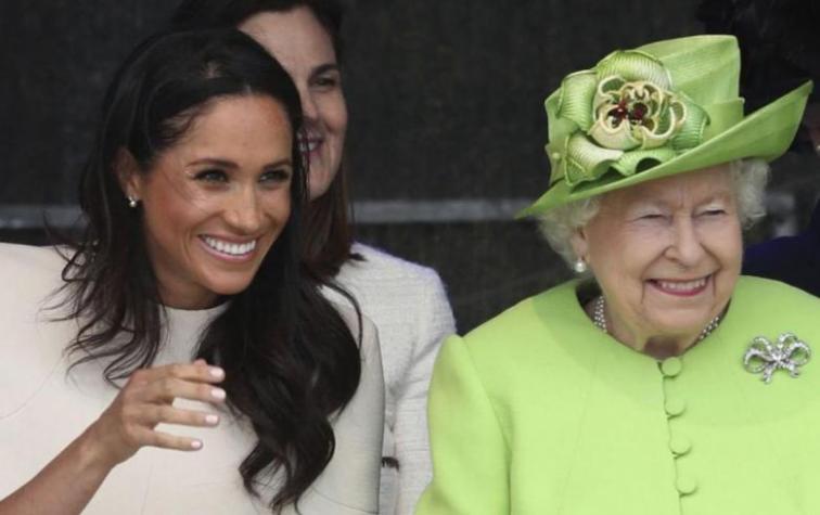 La reina Isabel II golpeó la mesa y tomará medidas ante las polémicas declaraciones del padre de Meghan Markle