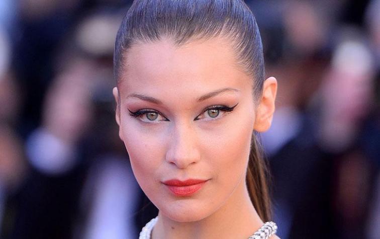 ¡A Bella Hadid le quedan enormes sus jeans!