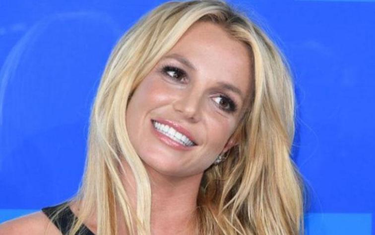 Britney Spears no rehúsa del pantalón a la cadera 