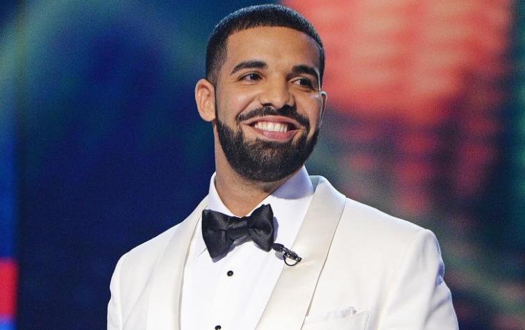 La sorpresa de Drake a una fan enferma en el hospital que enternece a las redes sociales