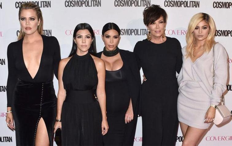 Fotos de las Kardashian para Calvin Klein muestran a una de ellas embarazada