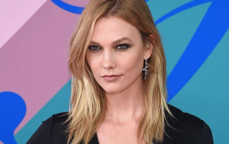 El anillo de compromiso y el look casual chic de Karlie Kloss