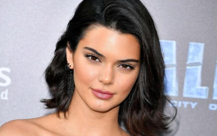 Kendall Jenner impacta en redes con sensual topless para revista