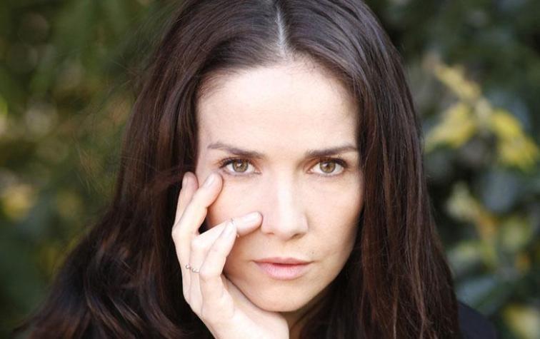 Natalia Oreiro cae a un foso en los Kid's Choice Awards de Argentina