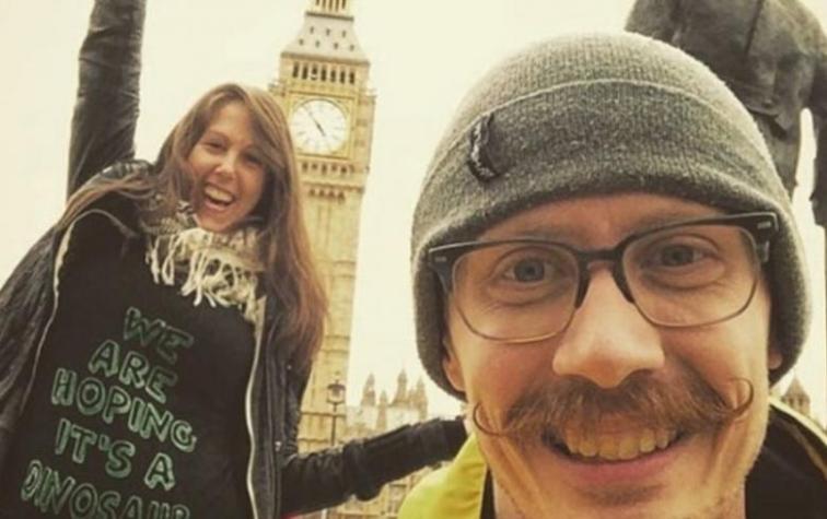 La épica respuesta de unos padres a guardería que les pidió vestir a su hija "como niña"