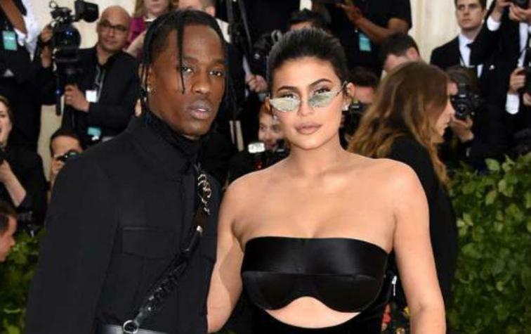 La curiosa aparición de Kylie Jenner en nuevo videoclip de su pareja  