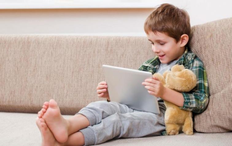 La divertida estrategia de un niño para ganar suscriptores en YouTube