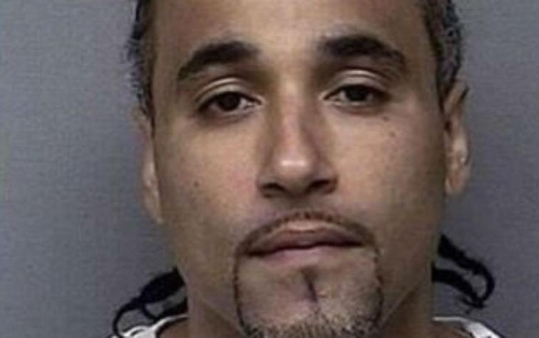 Hombre pasó 17 años en la cárcel porque lo confundieron con un criminal idéntico a él