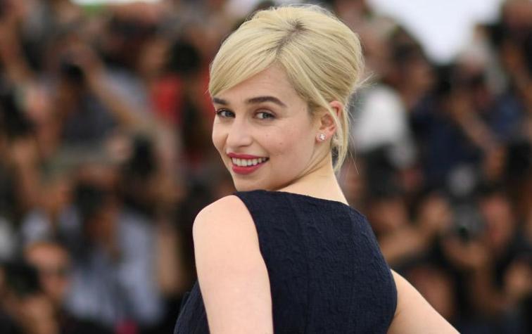 Emilia Clarke revela que ser rubia le arruinó el cabello