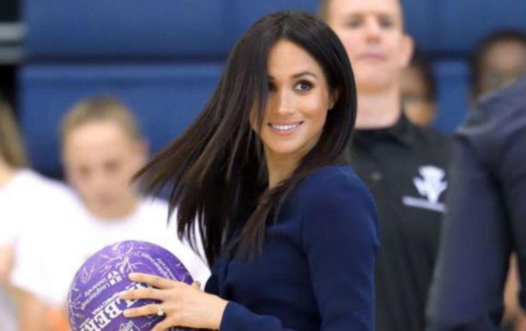 Meghan Markle sorprende jugando basquetbol en tacones