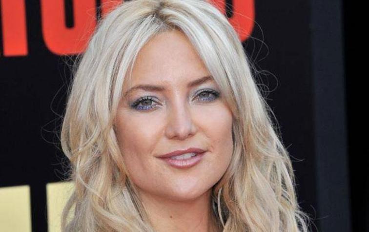 Kate Hudson muestra su enorme pancita de embarazo con foto en bikini