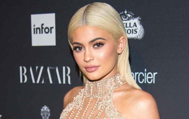 Dan a conocer primera foto de Kylie Jenner embarazada