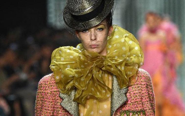 Marc Jacobs cierra la NYFW con desfile plagado de vuelos y glamour