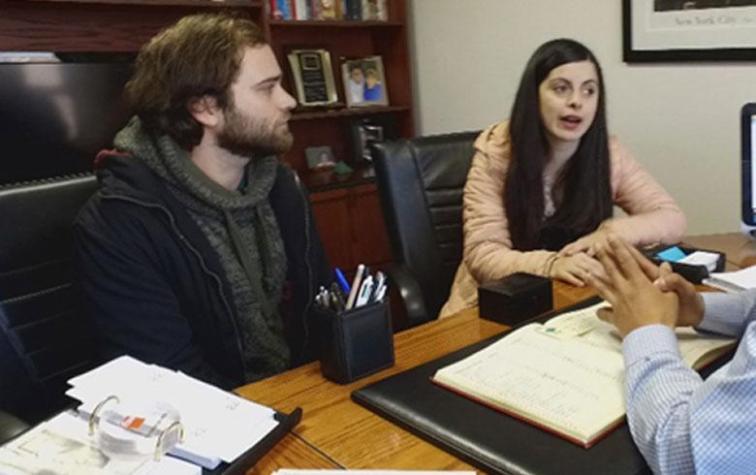 Actor dejó de intentarlo en televisión y se instaló con carrito de completos