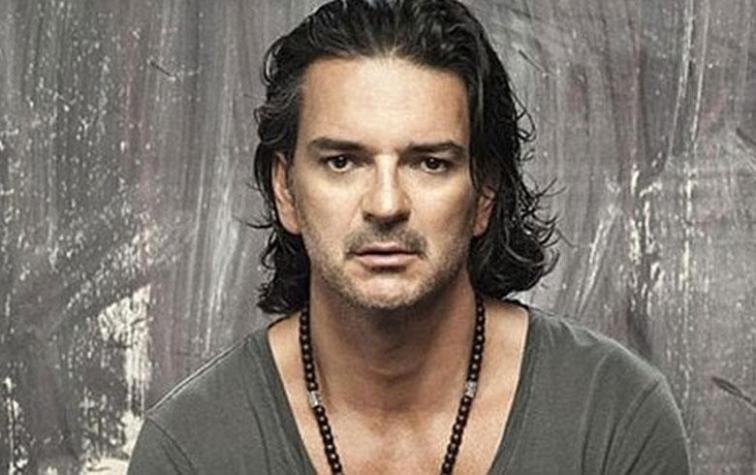 Ricardo Arjona se subió al metro y nadie lo reconoció