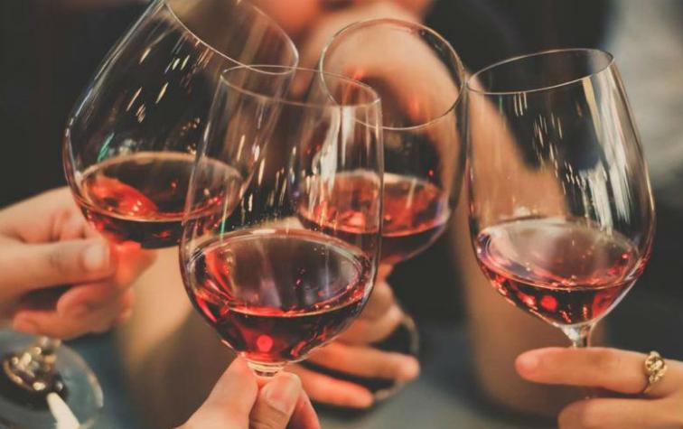 ¡Nooo! Error de trabajadores provocó "erupción" de 30 mil litros de vino