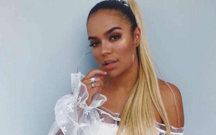 La foto de infancia de Karol G en bikini que sorprende a sus seguidores