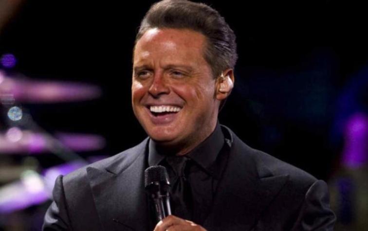 Fanática le robó un beso a Luis Miguel en pleno concierto