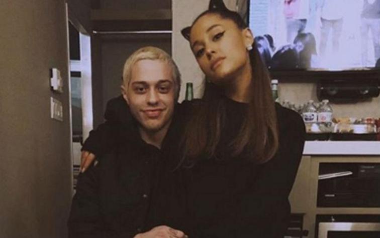 Ariana Grande se tapó el tatuaje que le dedicó a Pete Davidson