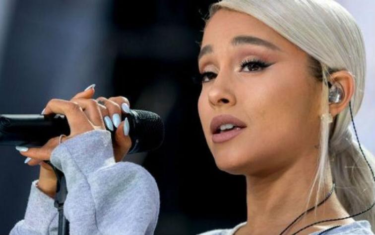 Detalle en foto de Ariana Grande levantó rumores de embarazo