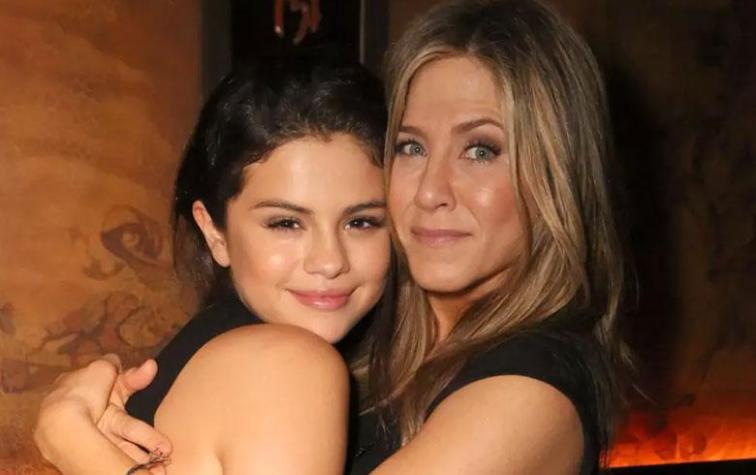 Jennifer Aniston está preocupada por salud mental de Selena Gomez