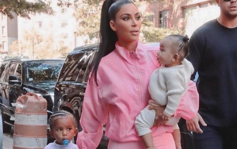 Kim Kardashian publica imagen de su hija North West con maquillaje profesional