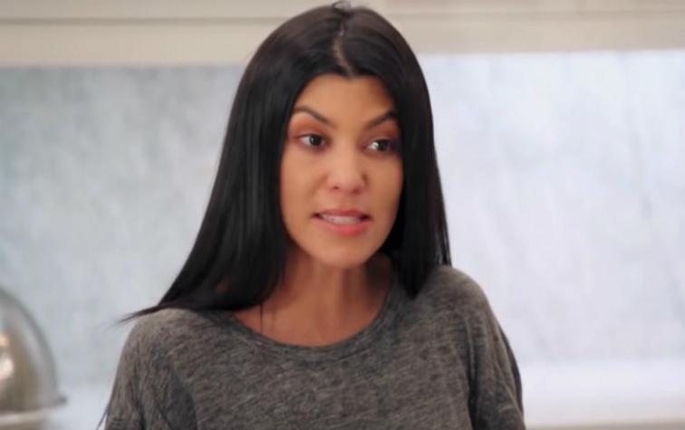 Kourtney Kardashian responde a usuario que la acusa de no trabajar