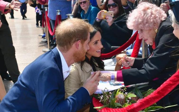 La historia del príncipe Harry y su fan más incondicional: una australiana de 98 años