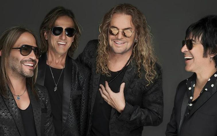 Cirugía estética dejó irreconocible al vocalista de Maná
