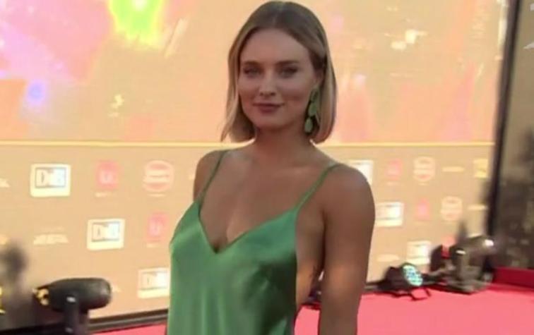 Kika Silva deslumbra con su look en el Copihue de Oro