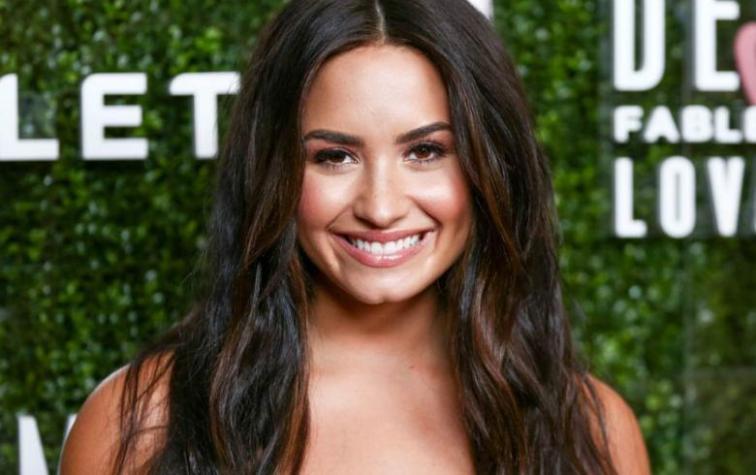 Captan a Demi Lovato fuera de rehabilitación junto a nuevo galán