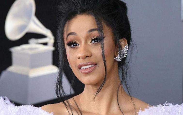 Cardi B muestra a su hija por primera vez en redes sociales