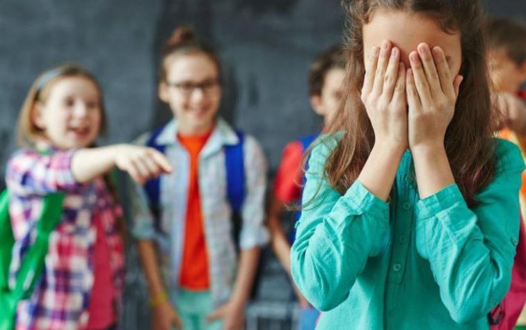 Padre descubrió que su hija hacía bullying en el colegio y su castigo se hizo viral