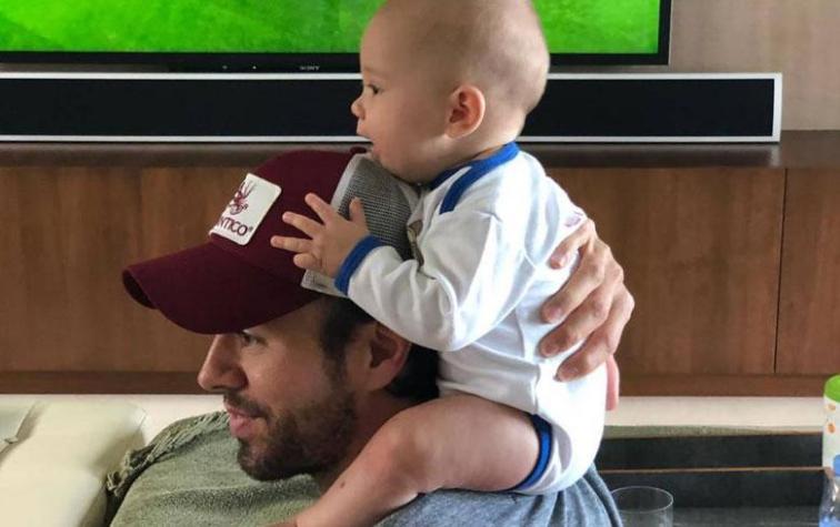 Enrique Iglesias enternece la web bailando con sus hijos