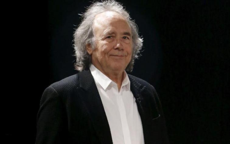 Un molesto Serrat interrumpe su show para responder a un espectador que le gritaba que cantara en catalán